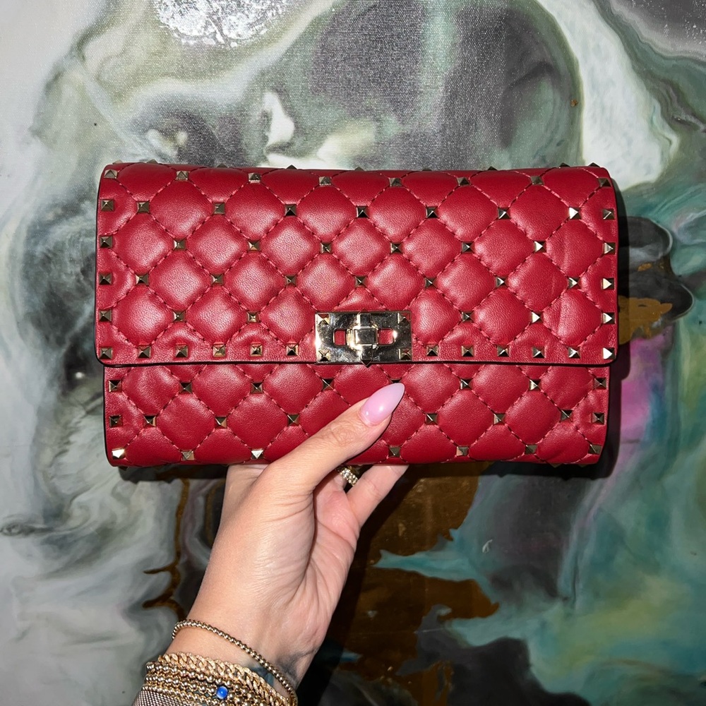 AUTHENTIC WOMANS RED VALENTINO CLUTH/SHOULDER BAG